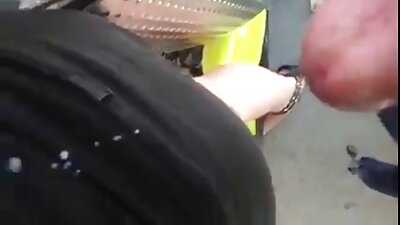 Blondi milf ei voinut puolustaa itseään naapurilta