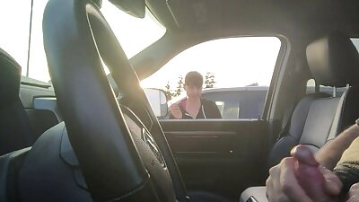 Neitsyt teini ensimmäistä kertaa seksiä