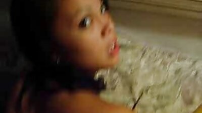 Seksikäs teini tarvitsee tyydyttää pomo saada töitä