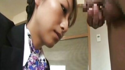 Poika salaa napautti nukkuvia ystäviä äiti hirviö rinnat