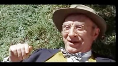 Humalassa tuhma tyttöystäviä jakaa yksi onnekas kukko