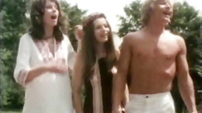 Epätoivoinen pillua poika nappaa hämmästynyt äiti varten perse