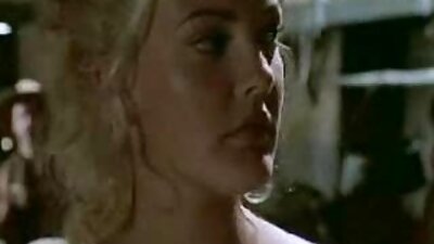 Naapurit -TV on korruptoitunut, joten hän tuli katsomaan suosikkisarjaansa