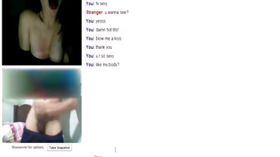 Nuori tyttö dominoi ensimmäisellä seksinauhallaan