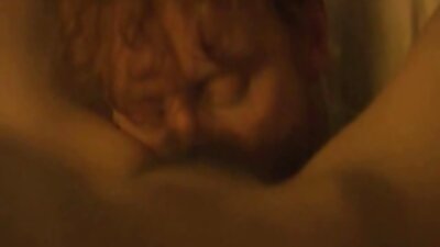 Seksikäs teinit tyttöystävä nussii muukalaista rahalle