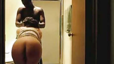 Teini näköinen aasialaiset vauva analysoi hänen vanhin rakastaja