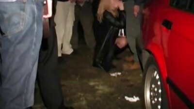 Kimainen vaimo ratsastaa kukko päällä kotitekoinen seksi nauha